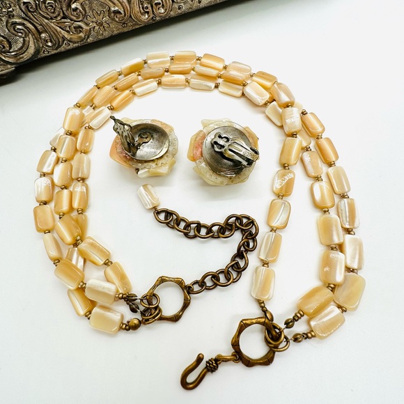 Vintage Mother of Pearl Necklace & Earrings - Picture 9 of 17